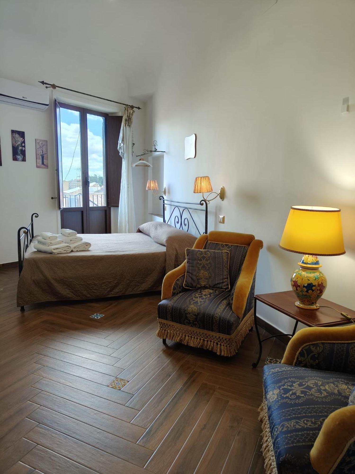 Centro Sicilia Rooms-Suites & Terrace Enna Bagian luar foto